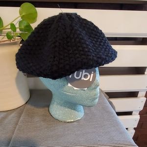 NWT.   RUBI hat.                        #934